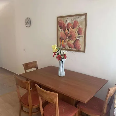 Ground Floor, 2-bed Апартаменты Солнечный берег